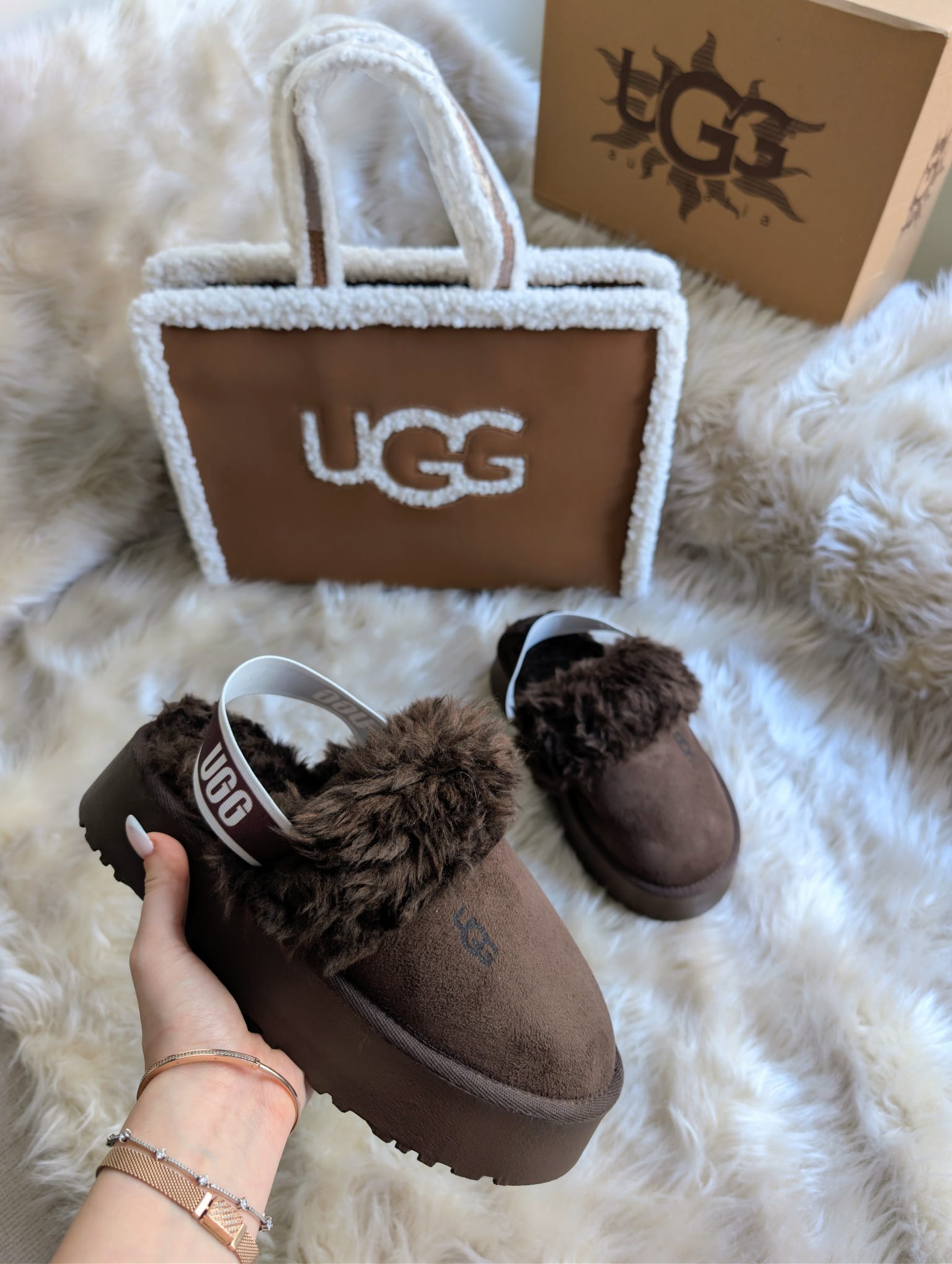 UGG FUNKETTE ACI KAHVE 🤎