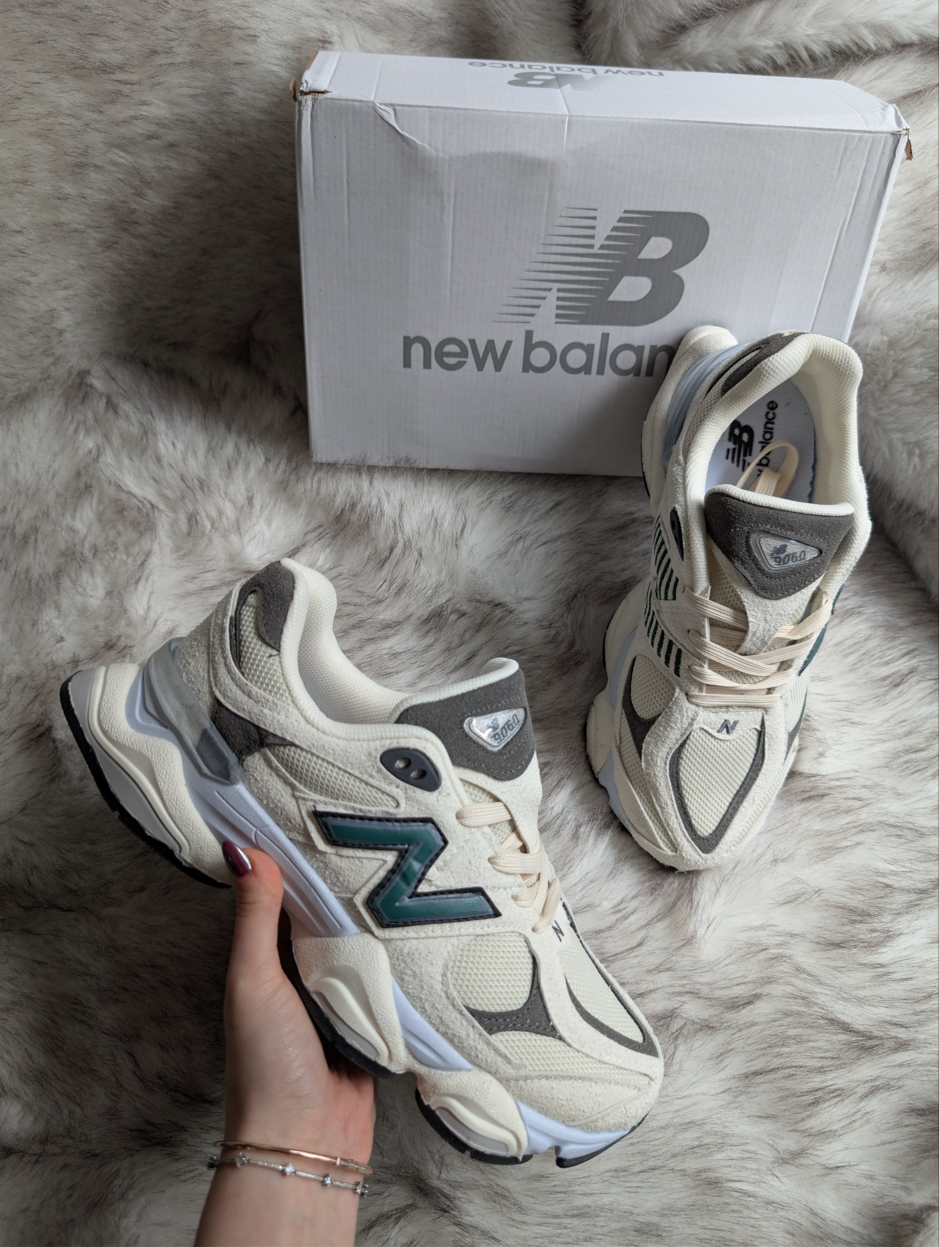 New Balance 9060 Spruce Green